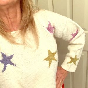 100% cotton off-white sweater with colorful stars vintage